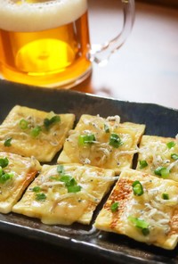 レンジで簡単おつまみ☆パリパリ豆腐ピザ