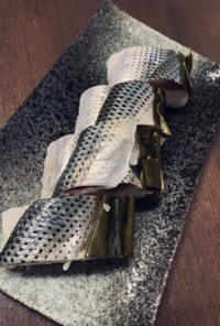 コハダの酢締め　昆布風味の棒寿司