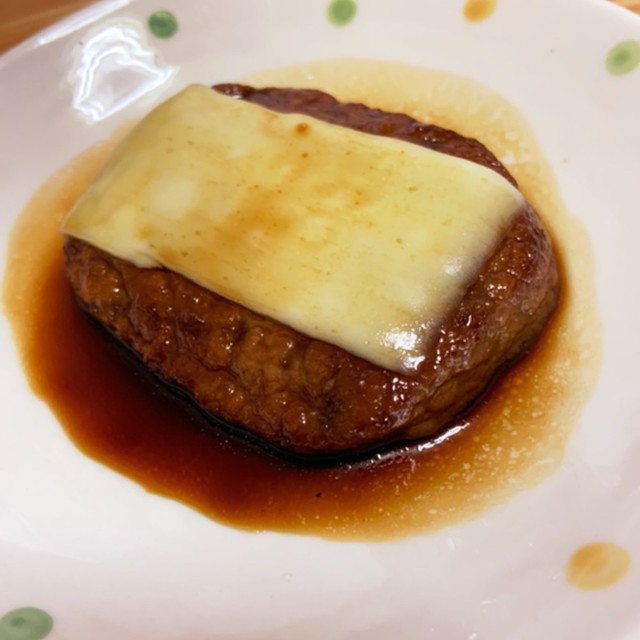 5分で完成 照り焼きチーズハンバーグ レシピ 作り方 By だのん 彡 クックパッド 簡単おいしいみんなのレシピが374万品
