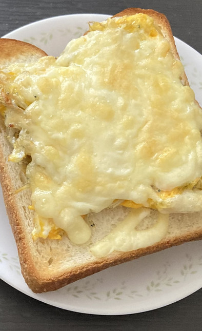 じゃこ卵チーズトーストの写真