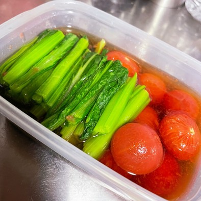 簡単！小松菜とプチトマトのおひたしの写真