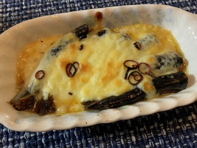 オイルサーディンのチーズ焼きの写真