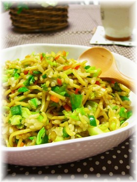 お昼の定番♪野菜たっぷり☆そばめし