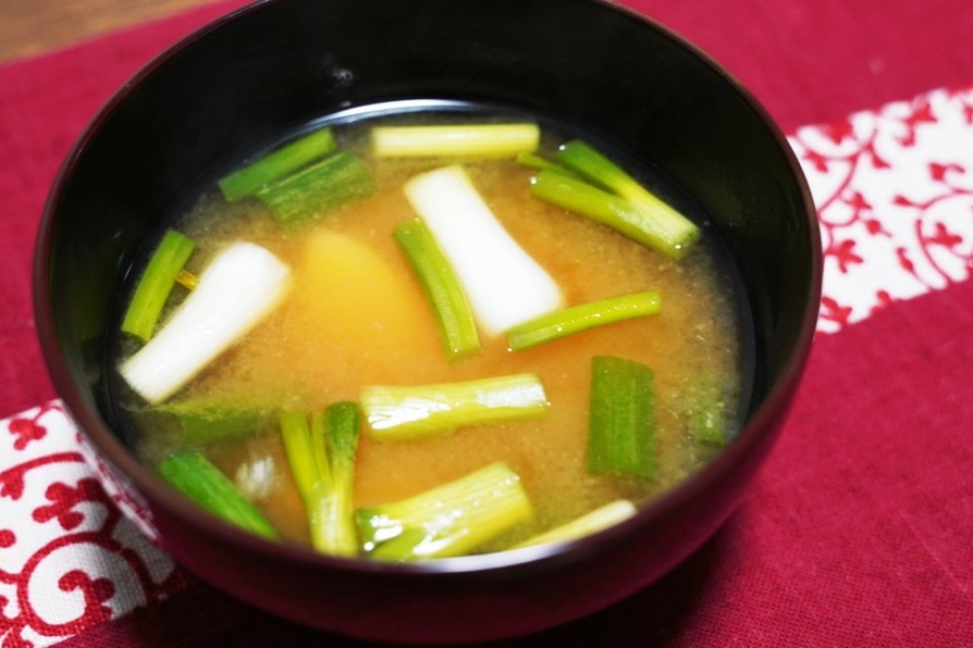 長芋とわけぎの味噌汁の画像
