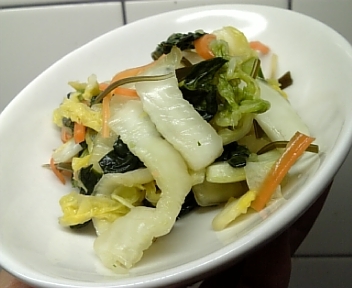 白菜とタ－菜の漬け物の画像