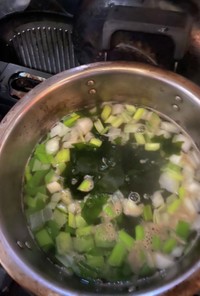 煮汁を利用のネギワカメ卵スープ(3人分)