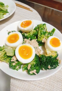 低糖質な卵とブロッコリーサラダ