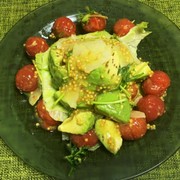 マカリーフと菊芋アボカドトマトサラダの写真