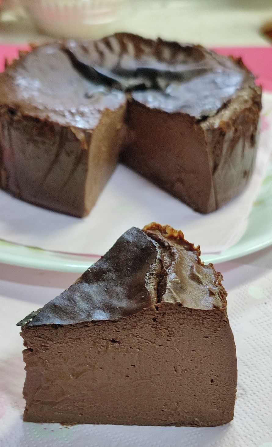 ビターなバスク風チーズケーキ（ココア）の画像