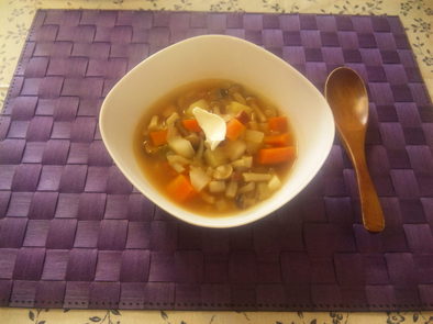 ゾリャンカ風すっぱいスープの写真