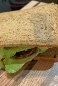 ひき肉＆豆腐＆オートミールのハンバーガー
