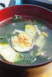 ナスとわかめと生姜のスープ