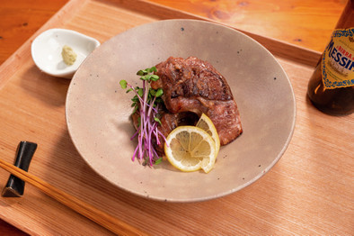 【王道】まぐろのホホ肉（ビンタ）ステーキの写真