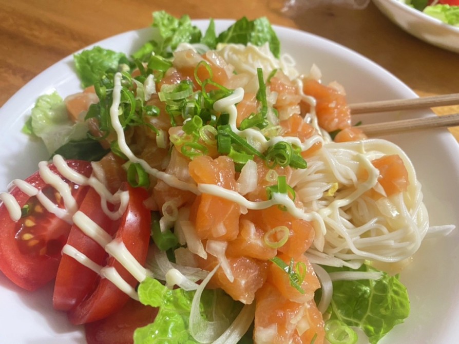 サーモンポケ・サラダの画像