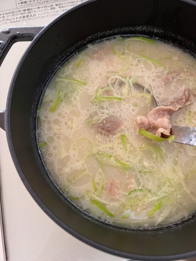 牛すじのゆで汁でコムタン風スープの写真