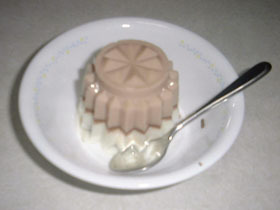 冬季限定チョコで牛乳プリン