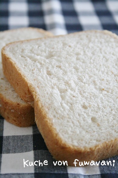 ♡HBで♡ふわふわ～全粒粉の食パンの写真