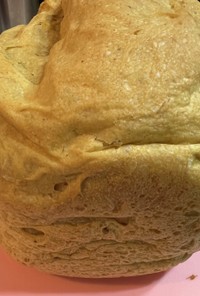ボンカレーを生地に練り込んで焼いた食パン