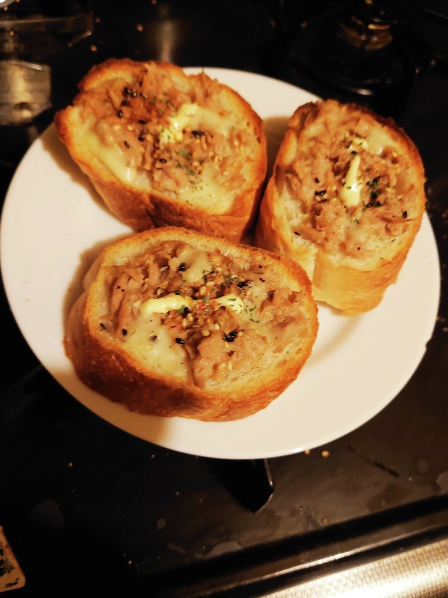 フランスパンで和風ツナおかかマヨ☆の画像