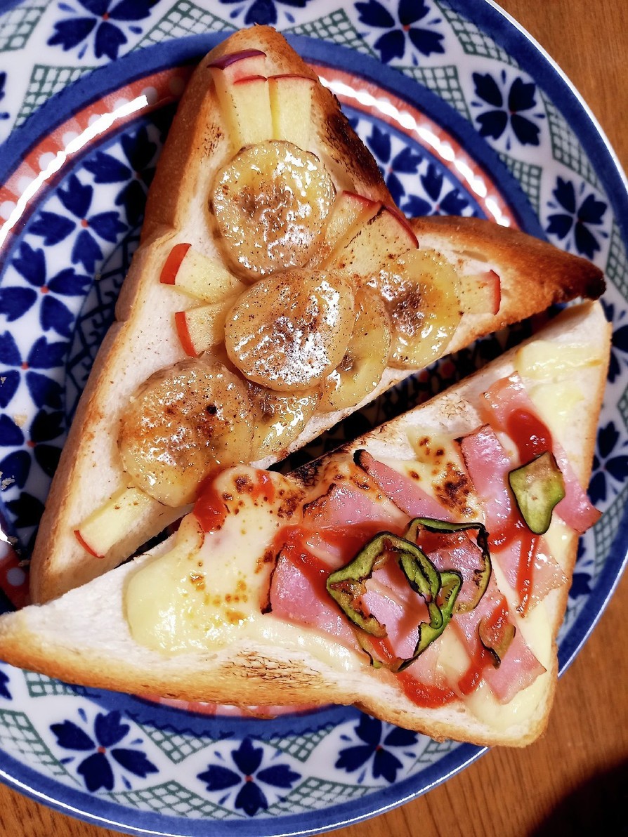 休日の朝食　ピザ&フルーツトーストの画像