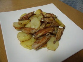 手羽中とじゃがいものカリカリ焼き♪