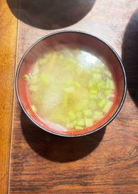 蕪木菜と根菜麹味噌汁