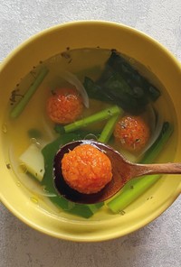 にんじんボールの野菜コンソメスープ