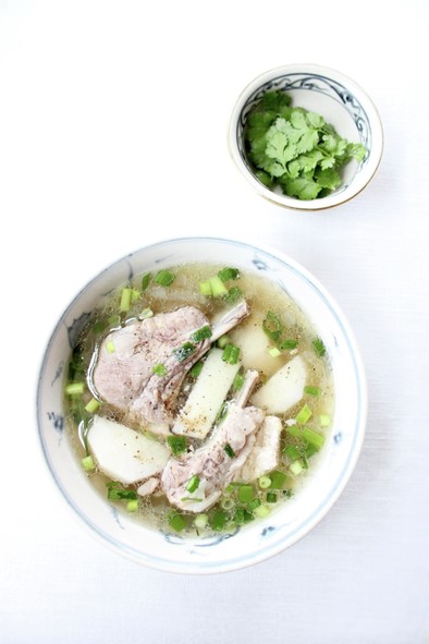 旨味たっぷり【リブと里芋のベトナムスープの写真
