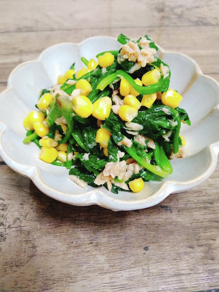 私のお気に入りのアップルほうれん草のサラダのレシピ