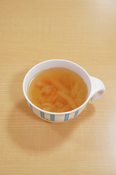 白菜とコーンのスープの写真