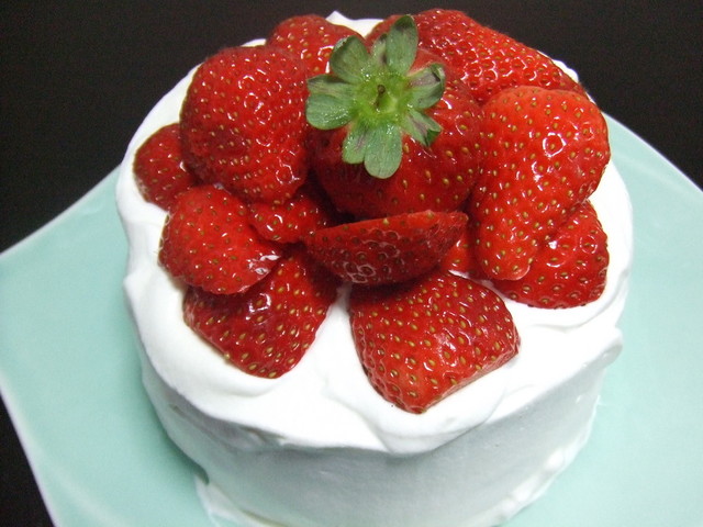 ラブラブ 二人用小さめケーキ １２ｃｍ レシピ 作り方 By ゆっきぃちゃーりー クックパッド 簡単おいしいみんなのレシピが358万品