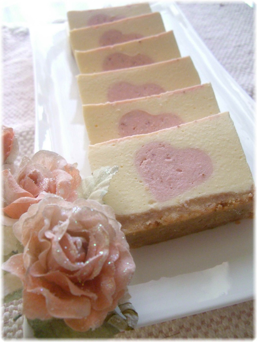 ♡苺のハート♡ レアチーズケーキの画像