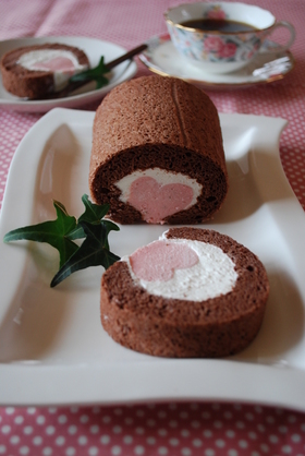 ピンクハートinロールケーキ