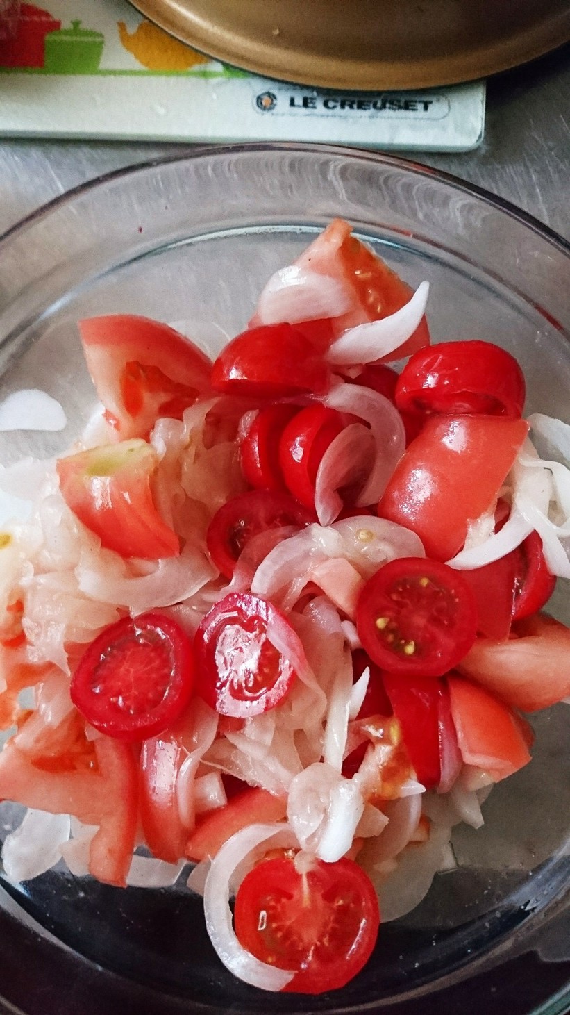 玉ねぎと2種類のトマトのナムル風の画像