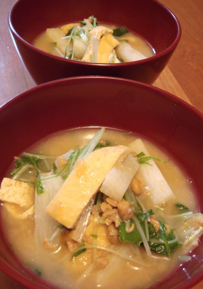 水菜と長芋と油揚げの納豆汁の画像