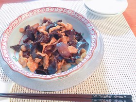 きくらげと豚肉の炒め物