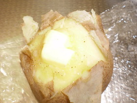 簡単おいしいレンジでじゃがバター