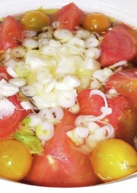 レタスとトマトいっぱいの温野菜風鍋