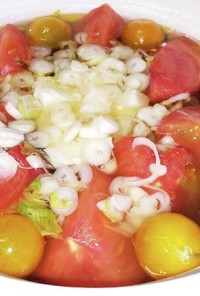 レタスとトマトいっぱいの温野菜風鍋