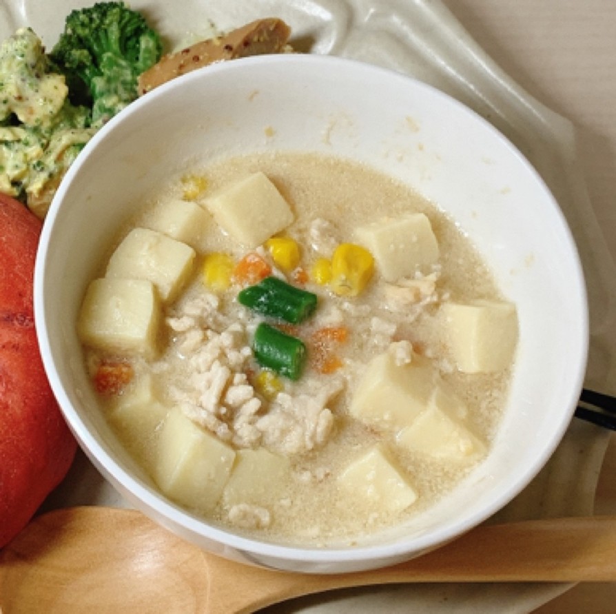 豚ひき肉と豆腐の味噌スープの画像