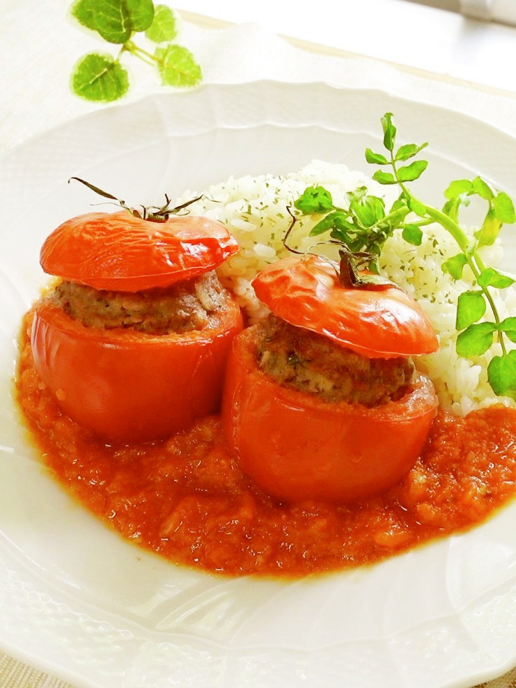 丸ごとトマトのジューシー肉詰め焼きの画像