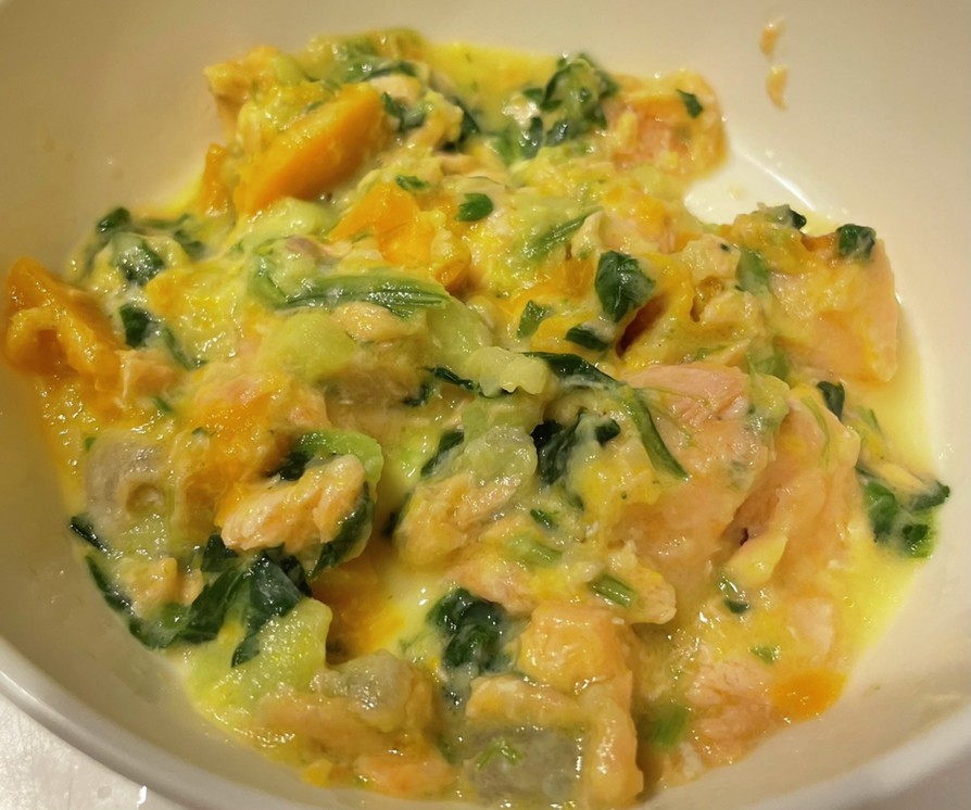 離乳食後期〜鮭と緑黄色野菜のクリーム煮の画像