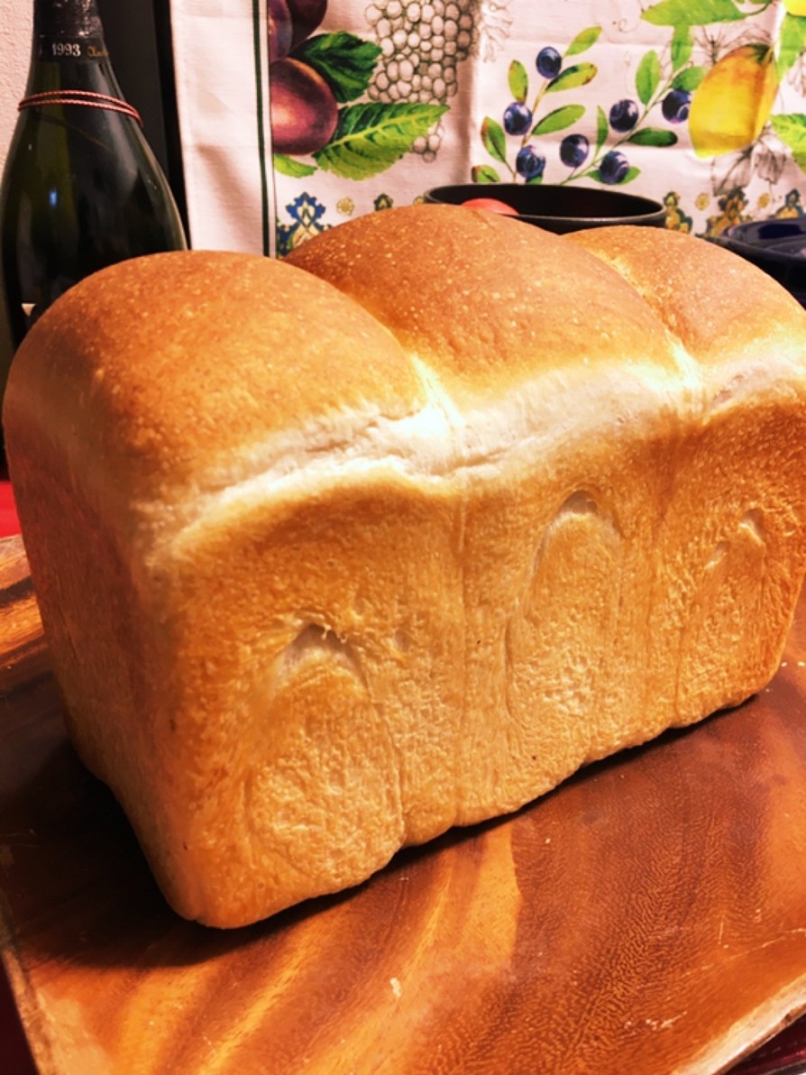 自家製天然酵母の食パンの画像