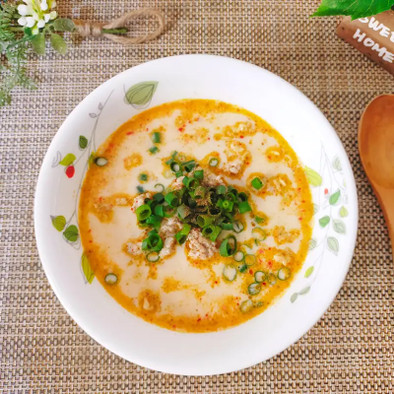豆乳担々スープで食べるオートミールご飯の写真
