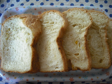 HBで「ホワイトソースクリーミー食パン」の写真