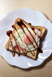 朝食に♡目玉焼きトースト