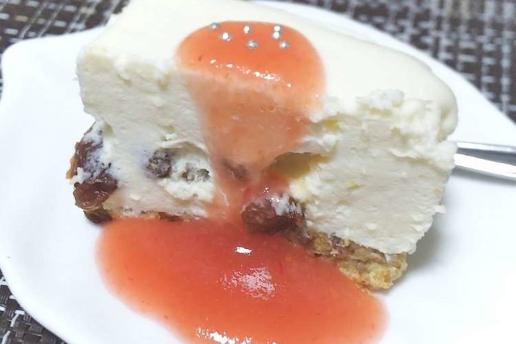 スフレ風ラムレーズンのレアチーズケーキの画像
