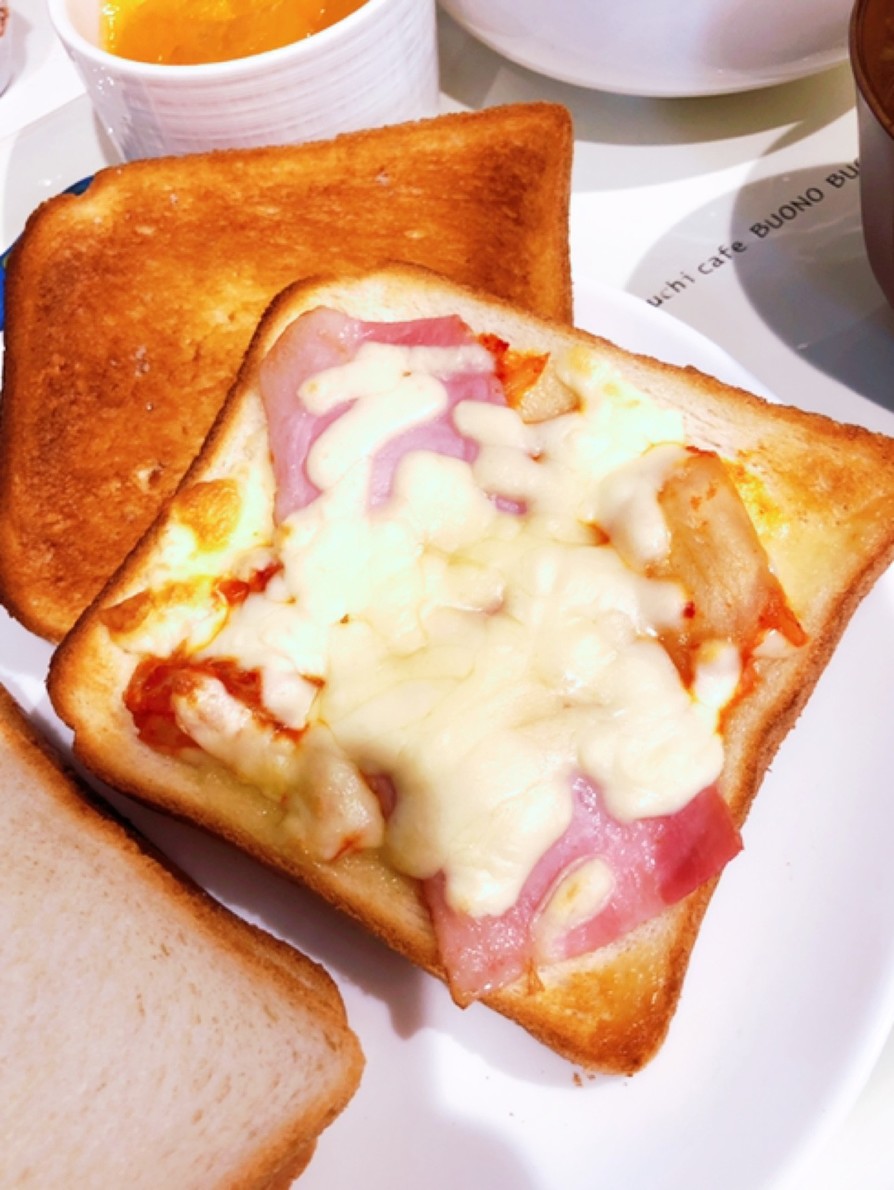 ベーコンキムチーズトーストの画像