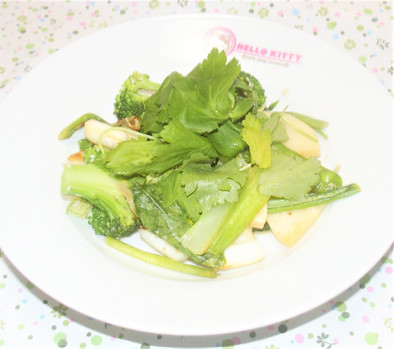 春野菜とイカの塩麹炒めの写真