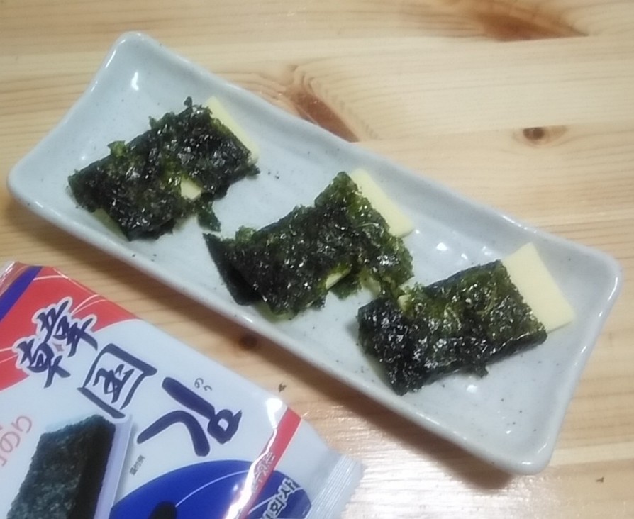 韓国海苔でチーズを巻いただけ♪の画像